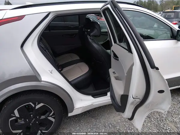 KNDCT3L14P5019982 2023 KIA NIRO - Image 8