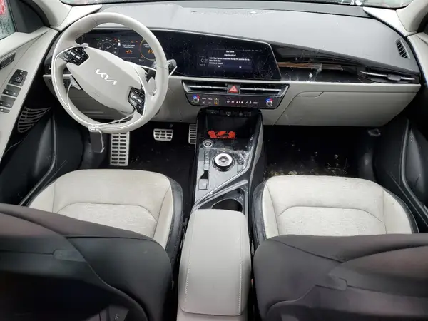KNDCT3L14P5032652 2023 KIA NIRO - Image 8