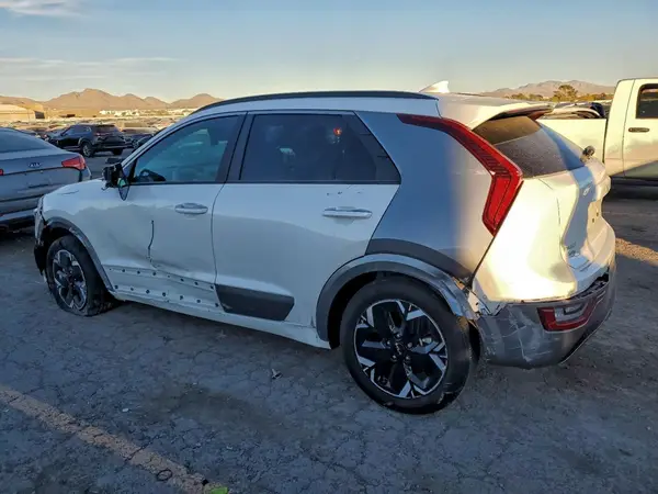 KNDCT3L15P5017416 2023 KIA NIRO - Image 2