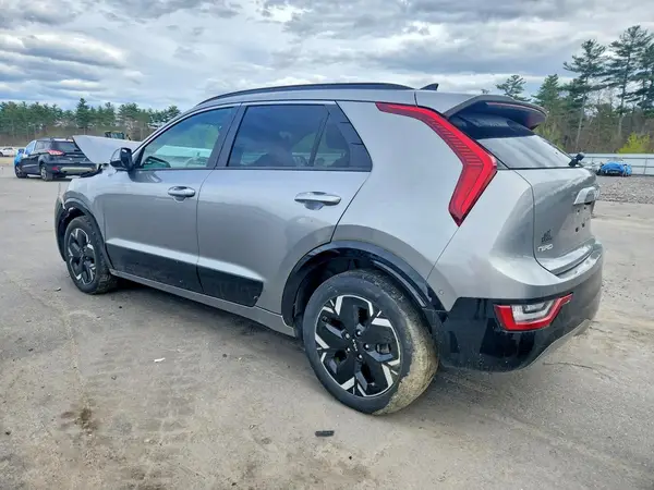 KNDCT3L15P5032143 2023 KIA NIRO - Image 2