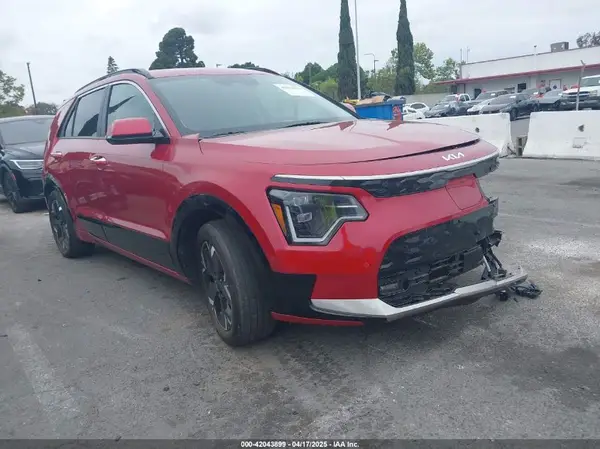 KNDCT3L15P5042588 2023 KIA NIRO - Image 1