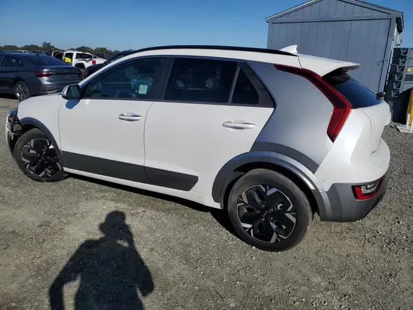KNDCT3L15P5068334 2023 KIA NIRO - Image 2