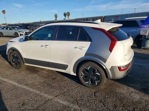 KNDCT3L17P5042284 2023 KIA NIRO - Image 2