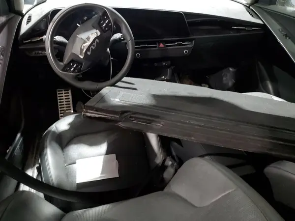 KNDCT3L17R5110280 2024 KIA NIRO - Image 8