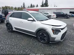 KNDCT3L18P5016566 2023 KIA NIRO