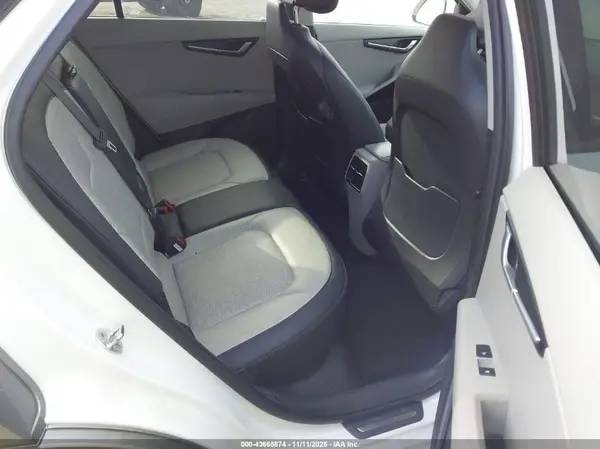 KNDCT3L18P5019998 2023 KIA NIRO - Image 8