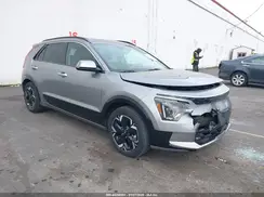 KNDCT3L18P5021170 2023 KIA NIRO