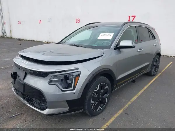 KNDCT3L18P5021170 2023 KIA NIRO - Image 2