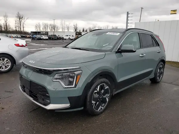 KNDCT3L18P5032654 2023 KIA NIRO - Image 1