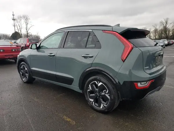 KNDCT3L18P5032654 2023 KIA NIRO - Image 2