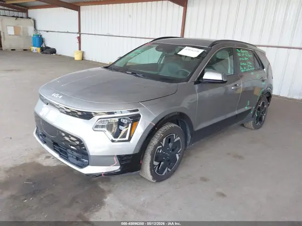 KNDCT3L18P5033125 2023 KIA NIRO - Image 2