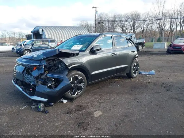 KNDCT3L19P5076176 2023 KIA NIRO - Image 2