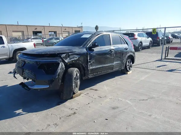 KNDCT3L19R5095149 2024 KIA NIRO - Image 2