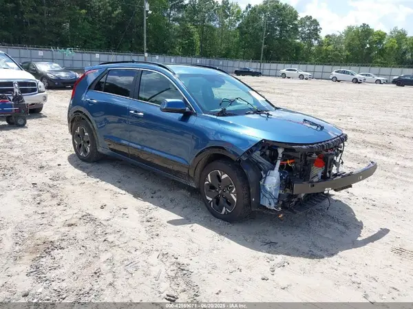 KNDCT3L19R5117909 2024 KIA NIRO - Image 1