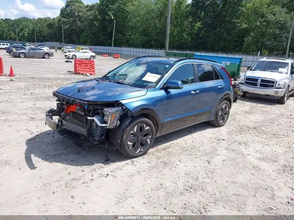 KNDCT3L19R5117909 2024 KIA NIRO - Image 2