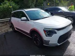 KNDCT3L1XP5014883 2023 KIA NIRO