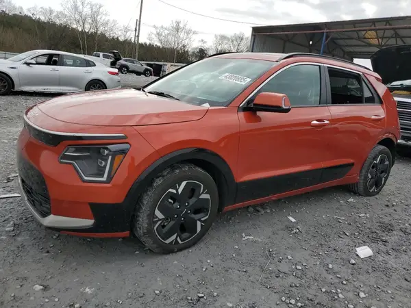 KNDCT3L1XP5018450 2023 KIA NIRO - Image 1