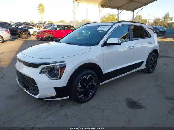 KNDCT3L1XR5089764 2024 KIA NIRO - Image 2
