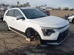 KNDCT3LE0P5055509 2023 KIA NIRO