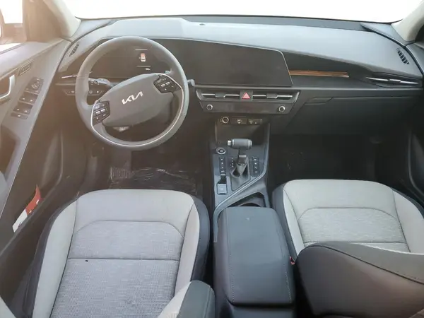 KNDCT3LE0R5137940 2024 KIA NIRO - Image 8