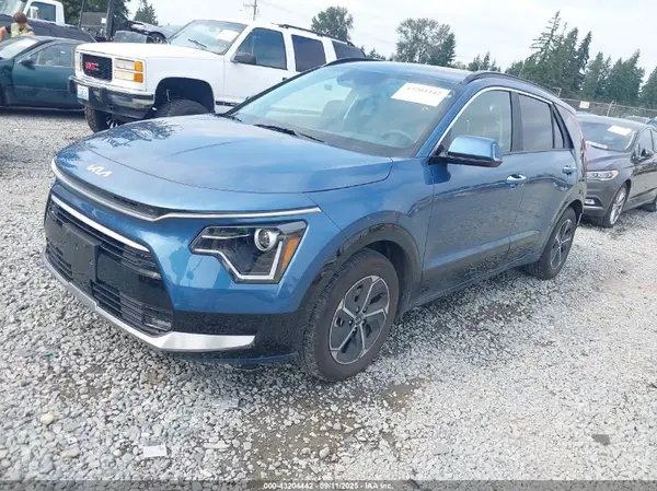 KNDCT3LE1R5157338 2024 KIA NIRO - Image 2