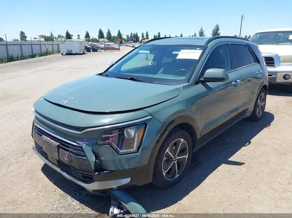 KNDCT3LE2P5061120 2023 KIA NIRO - Image 2