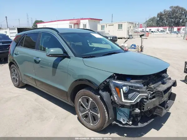 KNDCT3LE3R5136104 2024 KIA NIRO - Image 1