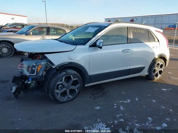 KNDCT3LE4P5035201 2023 KIA NIRO - Image 2