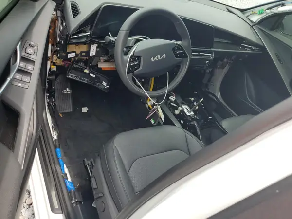 KNDCT3LE4S5213844 2025 KIA NIRO - Image 8