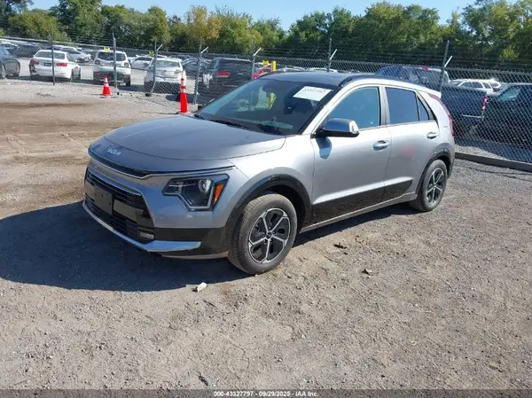 KNDCT3LE5S5294577 2025 KIA NIRO - Image 2