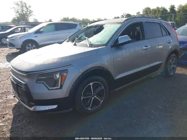 KNDCT3LE6P5060827 2023 KIA NIRO - Image 2