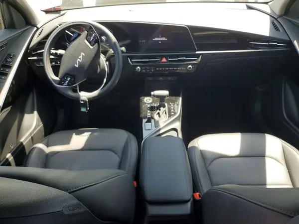 KNDCT3LE6S5277416 2025 KIA NIRO - Image 8