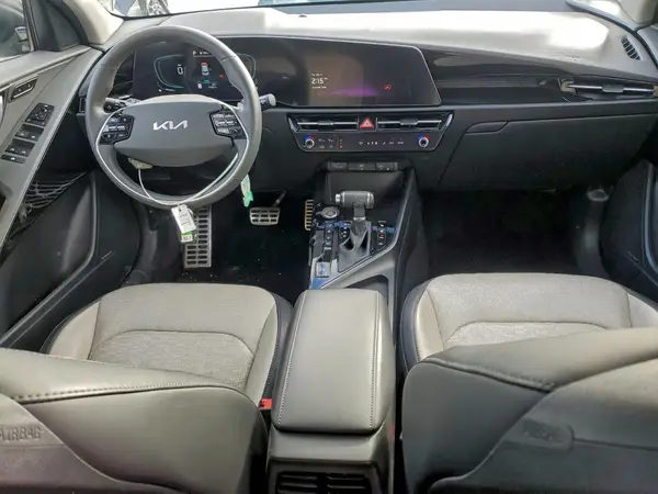 KNDCT3LE8P5083817 2023 KIA NIRO - Image 8