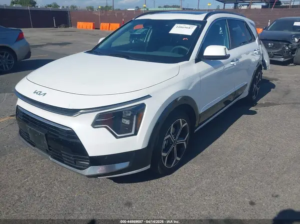 KNDCT3LE8R5132050 2024 KIA NIRO - Image 2