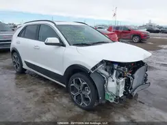 KNDCT3LE8S5305118 2025 KIA NIRO