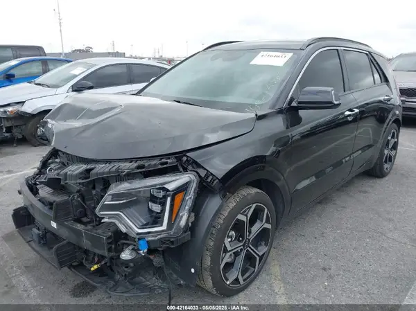 KNDCT3LE9P5038031 2023 KIA NIRO - Image 2