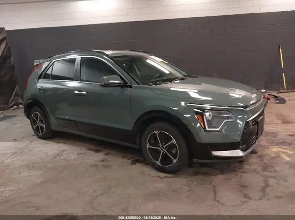 KNDCT3LE9P5045660 2023 KIA NIRO - Image 1