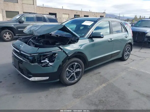 KNDCT3LE9R5136480 2024 KIA NIRO - Image 2
