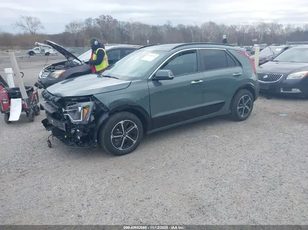 KNDCT3LEXS5267083 2025 KIA NIRO - Image 2