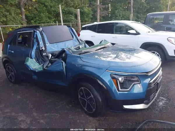 KNDCT3LEXS5267701 2025 KIA NIRO - Image 1