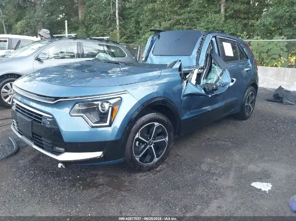 KNDCT3LEXS5267701 2025 KIA NIRO - Image 2