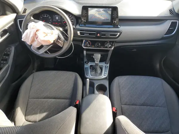 KNDEPCAA0M7061226 2021 KIA SELTOS - Image 8