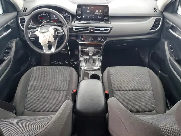 KNDEPCAA0M7130366 2021 KIA SELTOS - Image 8