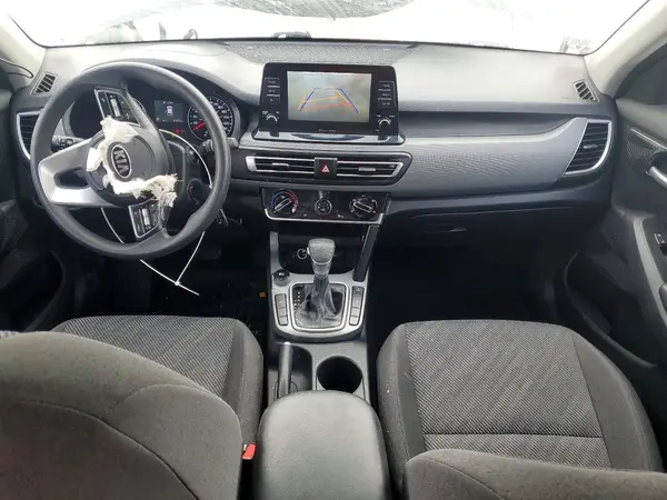KNDEPCAA1M7050249 2021 KIA SELTOS - Image 8
