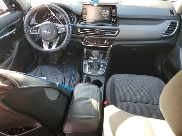 KNDEPCAA1M7061185 2021 KIA SELTOS - Image 8