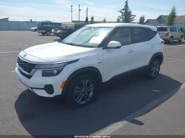KNDEPCAA1M7061591 2021 KIA SELTOS - Image 2