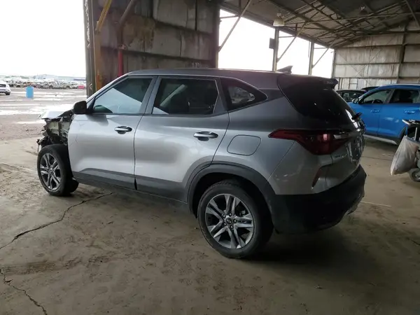 KNDEPCAA1M7096647 2021 KIA SELTOS - Image 2