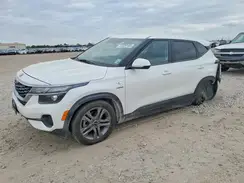 KNDEPCAA1M7097541 2021 KIA SELTOS