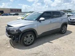 KNDEPCAA1M7105685 2021 KIA SELTOS