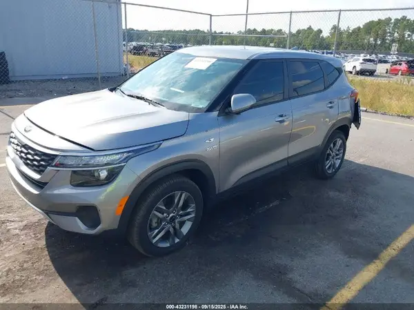 KNDEPCAA1M7152327 2021 KIA SELTOS - Image 2